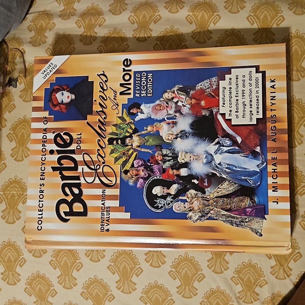 Barbie 🩷 Collectors Encyclopedia 🩷 486 pages of Barbie Doll Exclusives & More